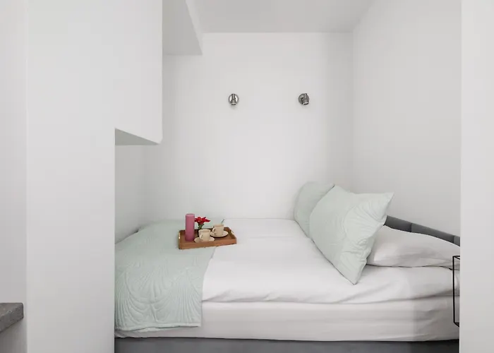 Apartament W Spokojnej Okolicy Z Parkingiem By Noclegi Renters