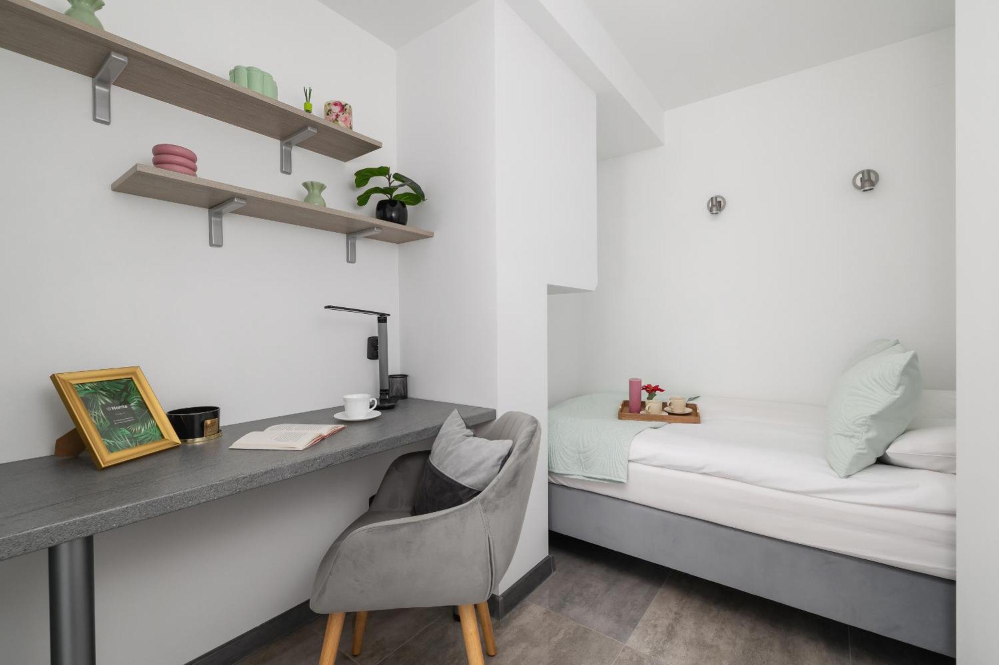 W Spokojnej Okolicy Z Parkingiem By Renters Apartament