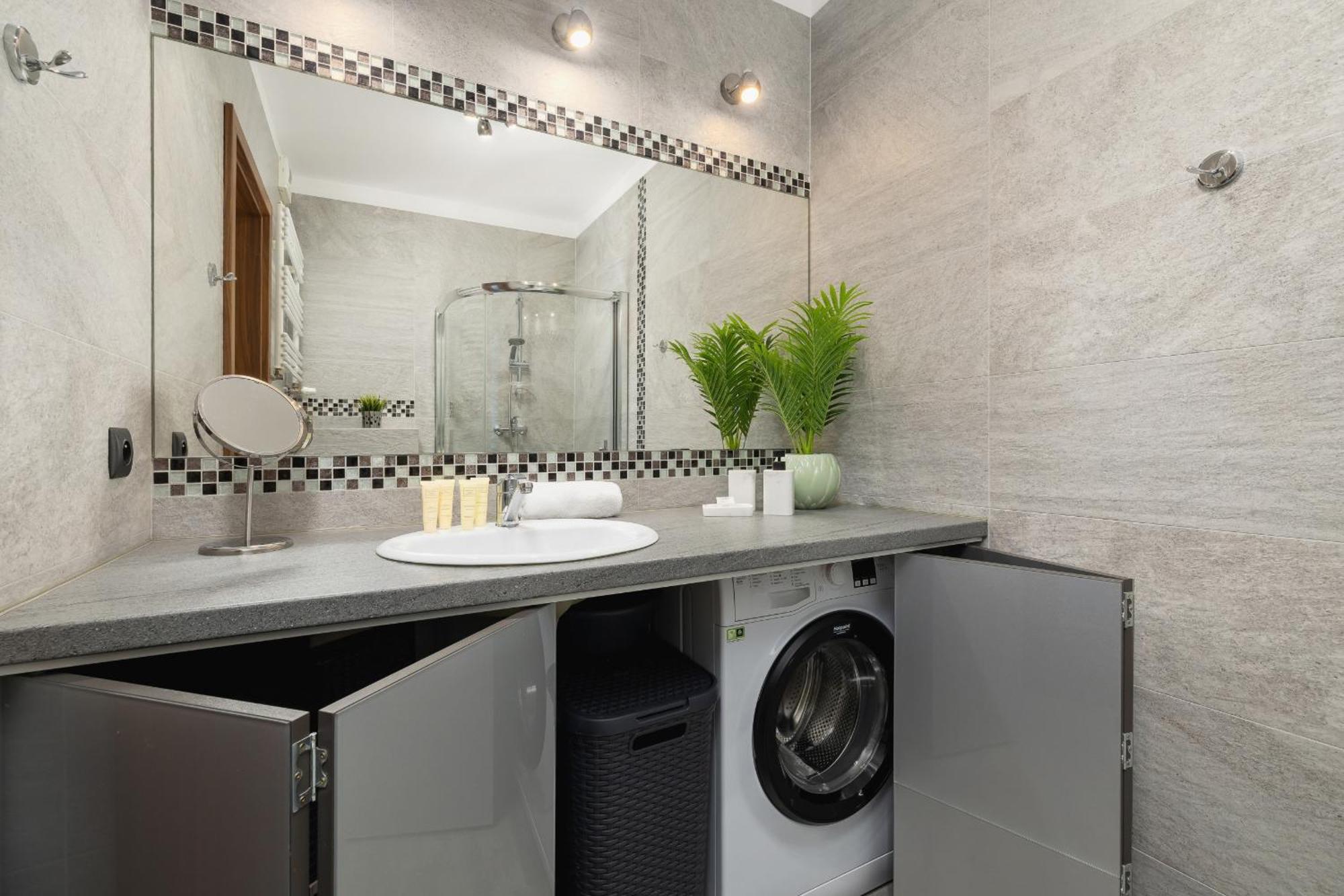 W Spokojnej Okolicy Z Parkingiem By Renters Apartament