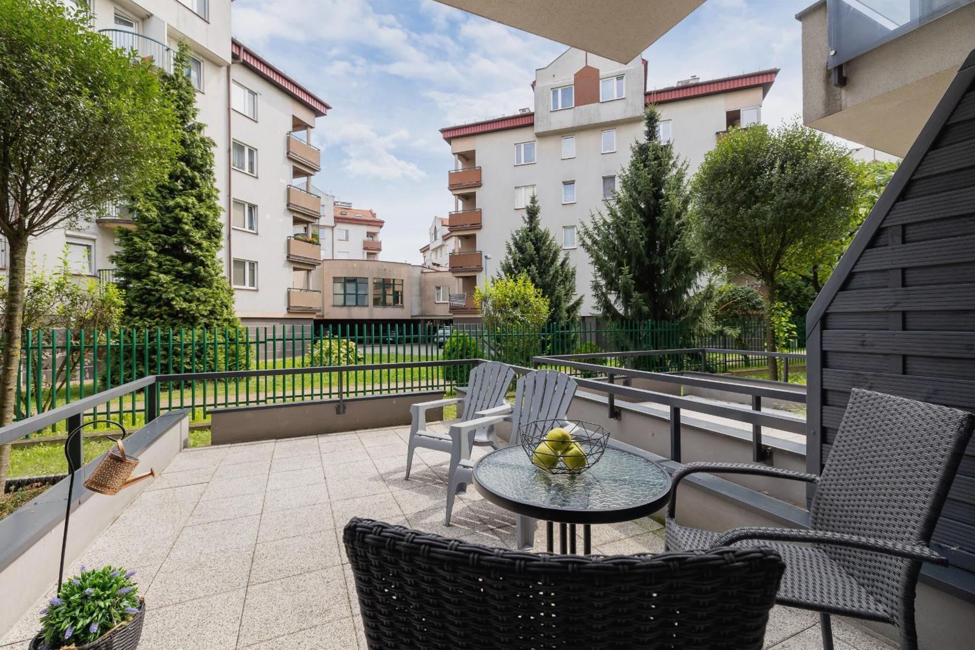 Apartament W Spokojnej Okolicy Z Parkingiem By Renters *